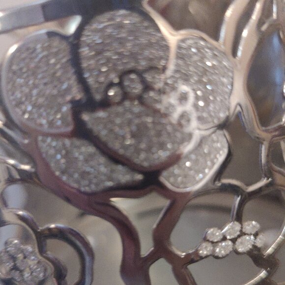 Set of Three Bath and Body Works Three Wick Candle Holders - Picture 6 of 6